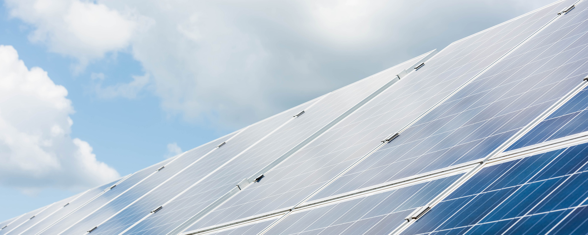 Panneaux solaires conçus pour les résidences et les entreprises